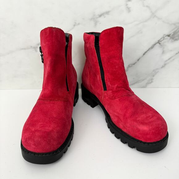 Blondo Women Boot Booties Size 7.5 Waterproof Lug Sole Suede Side Zip Winter Red - Picture 1 of 11